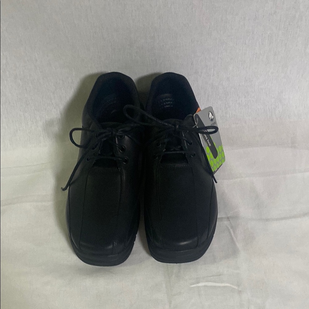 NWT CROCS Men’s Armaretto Work Shoes Black Leather Lace Up Slip Resistant SIZE10